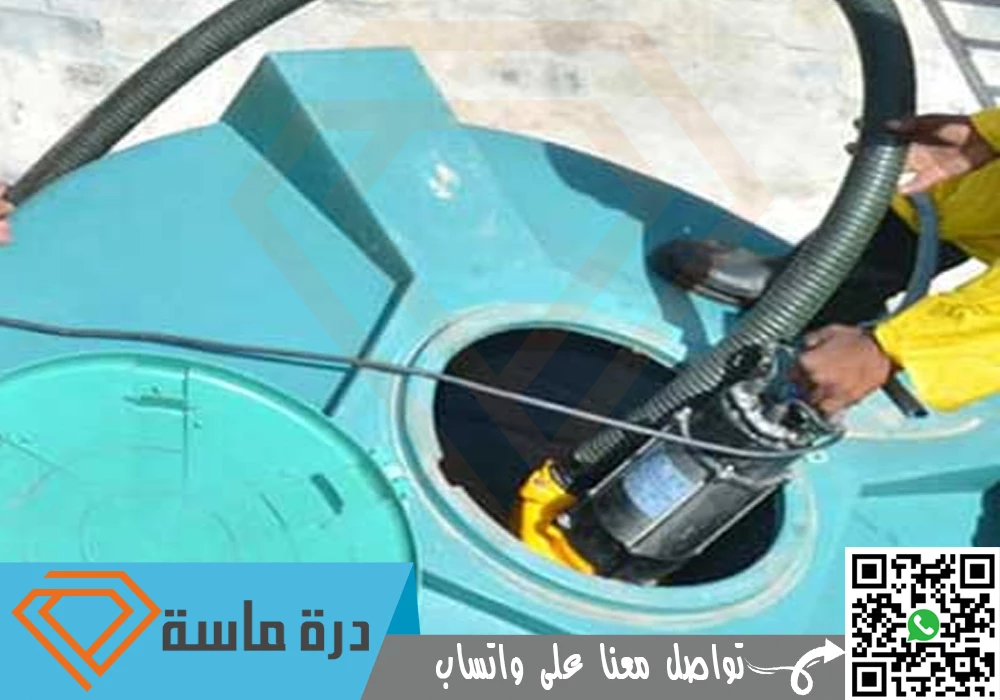 Cleaning water tanks in Khamis Mushait